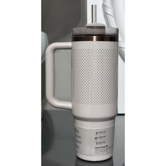 Stanley X CALIA Quencher H2.0 FlowState 30oz Tumbler, OAT MILK - Picture 3 of 5